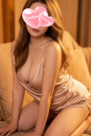 菜月まりな