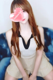 愛梨ひな